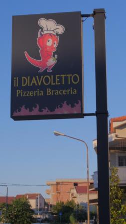 Ristorante Pizzeria Le Duchesse, organizza eventi, karaoke,  musica dal vivo, feste, pizza a forno