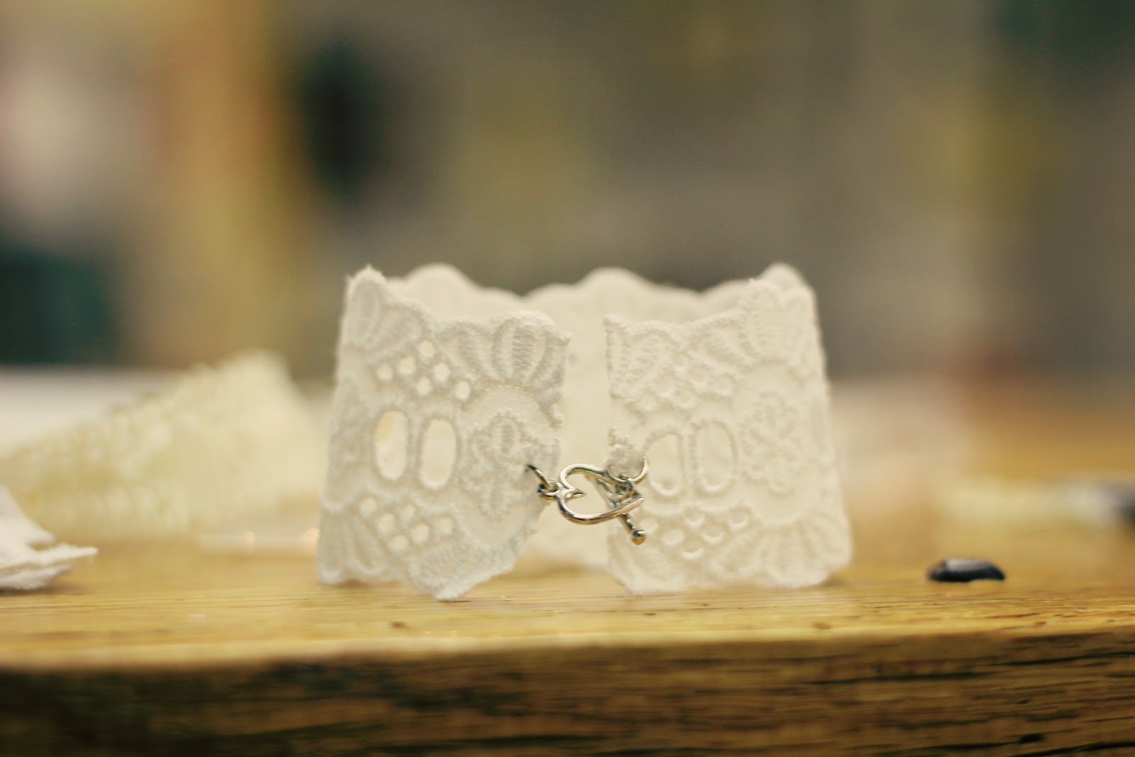 sassafras lovely lace bracelets diy