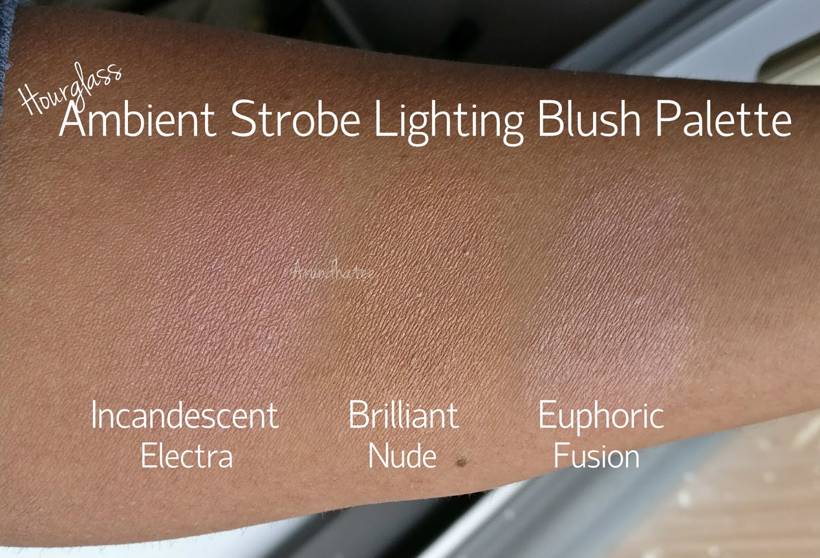 Discovering me Hourglass Ambient Strobe Lighting Blush Palette