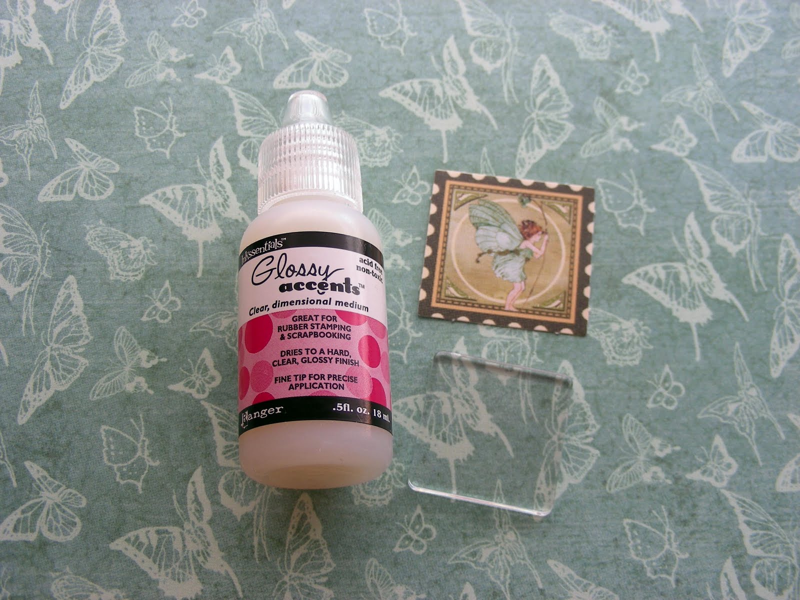 Amarilys's Scrappy Corner thursday...Trailmakers glossy accent tutorial