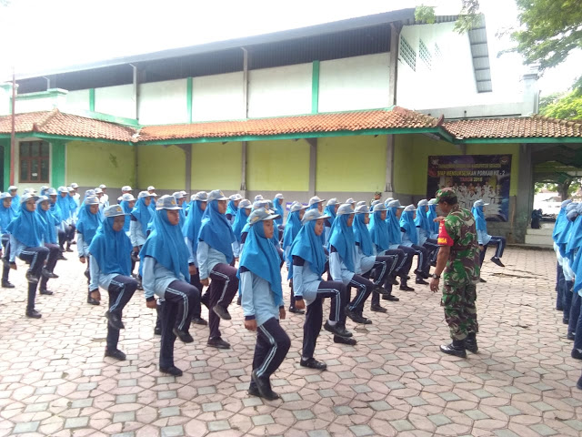 Pembentukan Disipilin Siswa Melalui Pelatihan Ketarunaan Pembentukan Disipilin Siswa Melalui Pelatihan Ketarunaan