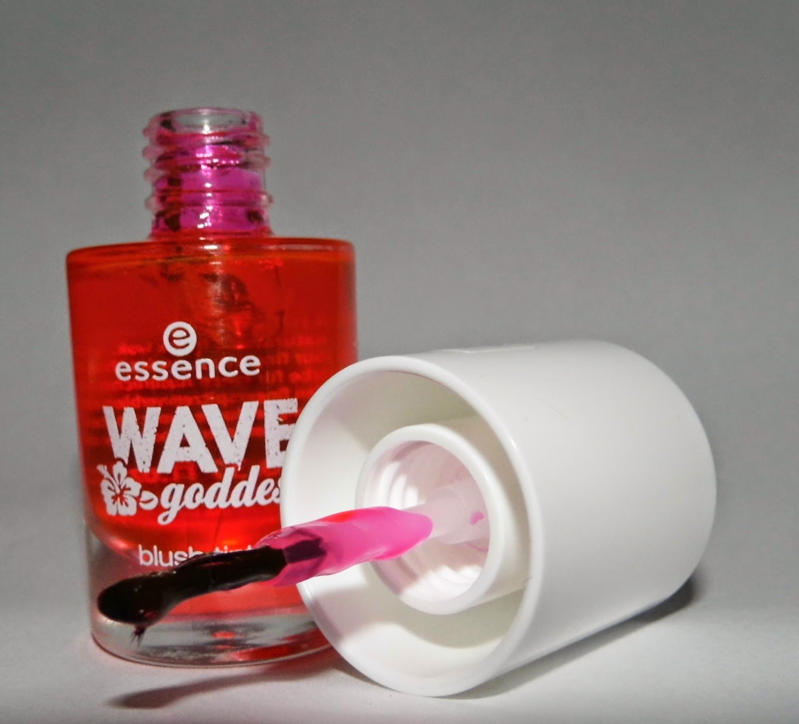 essence-wave-goddess-blush-tint-loose-your-heart-on-the-board