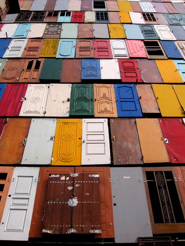 Bakgård Wall Of Doors Seoul Wall Of Doors Seoul