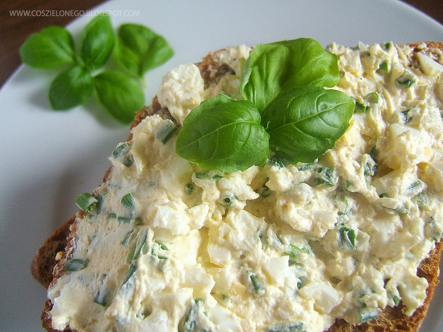 Coś zielonego coś świeżego Pasta jajeczna z fetą