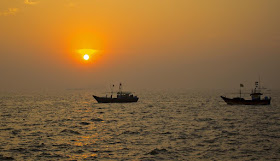 sunrise, sassoon docks, golden sky, skywatch, fishing boats, arabian sea, mumbai coast, incredible india, 