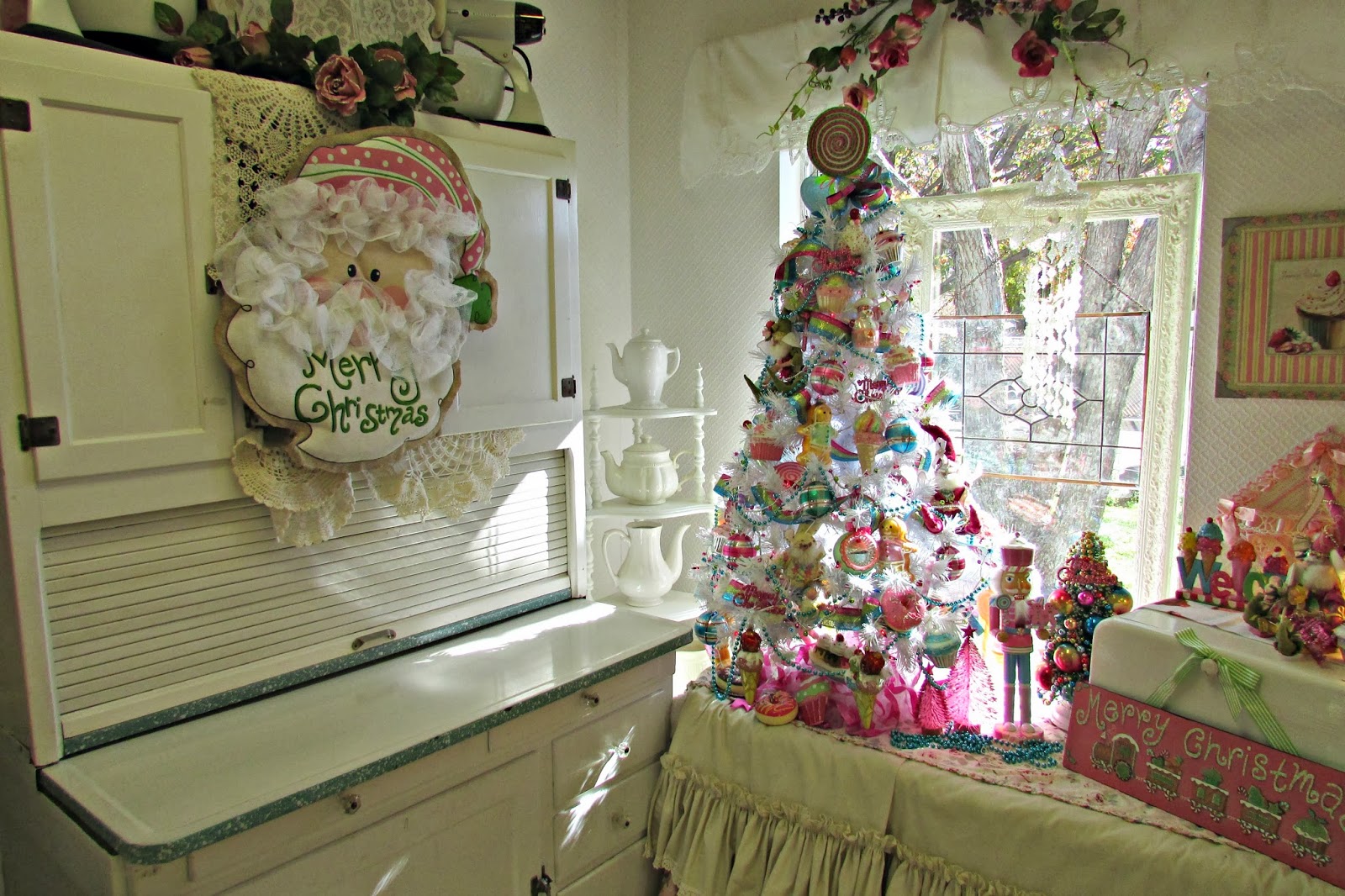 Candy cane lane 2014 :-) Penny's Vintage Home: Candy Land Christmas Tree