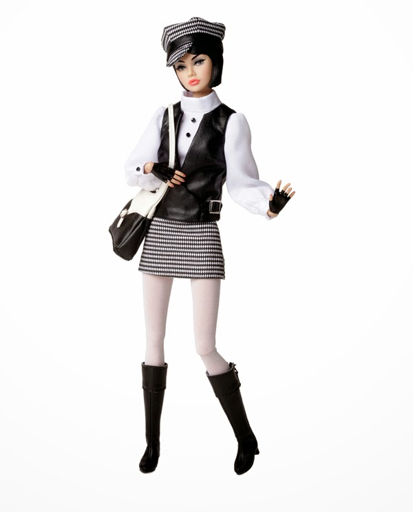 THE FASHION DOLL REVIEW: W Club registration is open now!