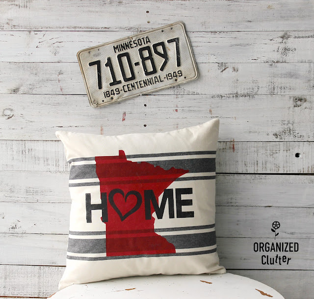Easy DIY Hobby Lobby Stenciled Pillow Cover #Minnesota #statepride #stencil #HobbyLobby #pillowcover #throwpillow