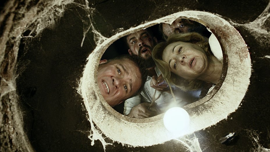 'THE BAR' MOVIE 2017 REVIEW 'THE BAR' HOLLYWOOD MOVIE RATING ALEX