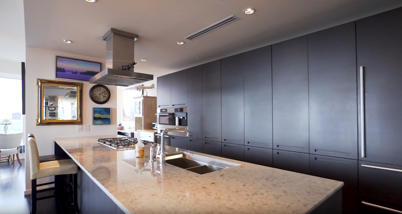 11 Photos vs. Shangri-La Toronto, Suite 4706, 180 University Ave vs. Condo Interior Design Tour