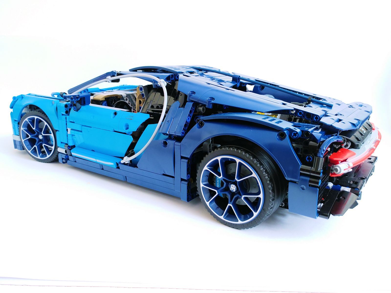 Technic parts review: 42083 Bugatti Chiron New Elementary: LEGO® parts, and techniques