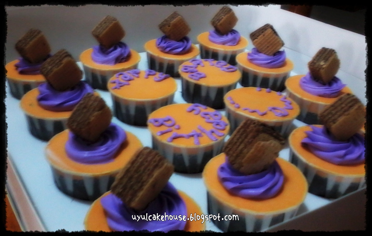 UyuL Cake House Belated Birthday Cupcake UyuL Cake House Belated Birthday Cupcake