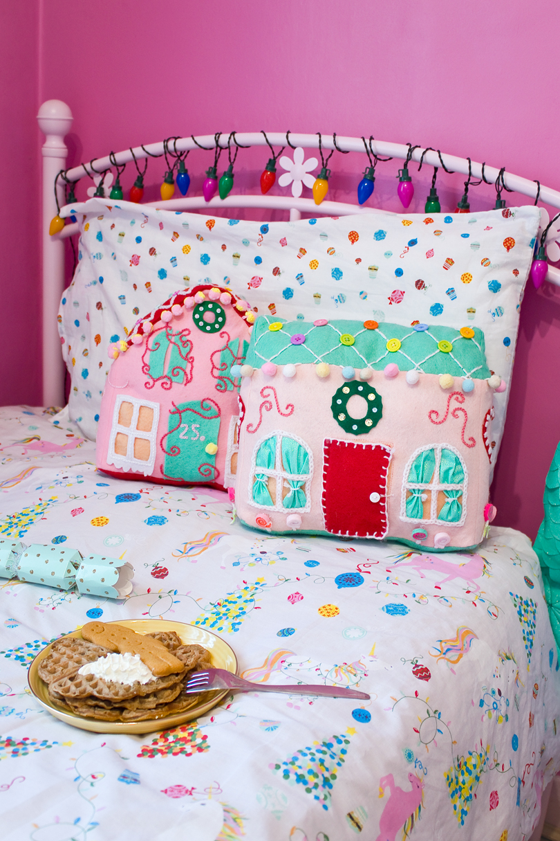 diy gingerbread house cushions