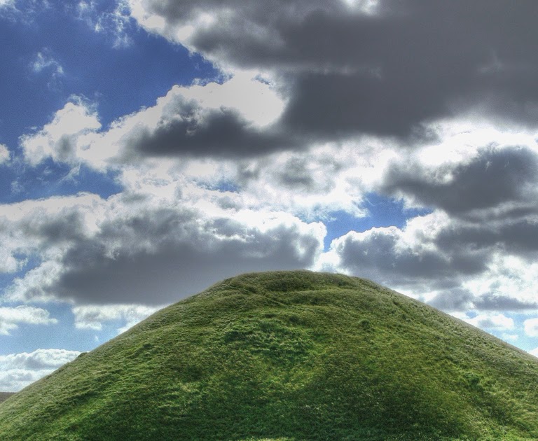 Вижу холм. Холм эйгона. Красивые холмы. Холмистая равнина равнина. Вижу холм.