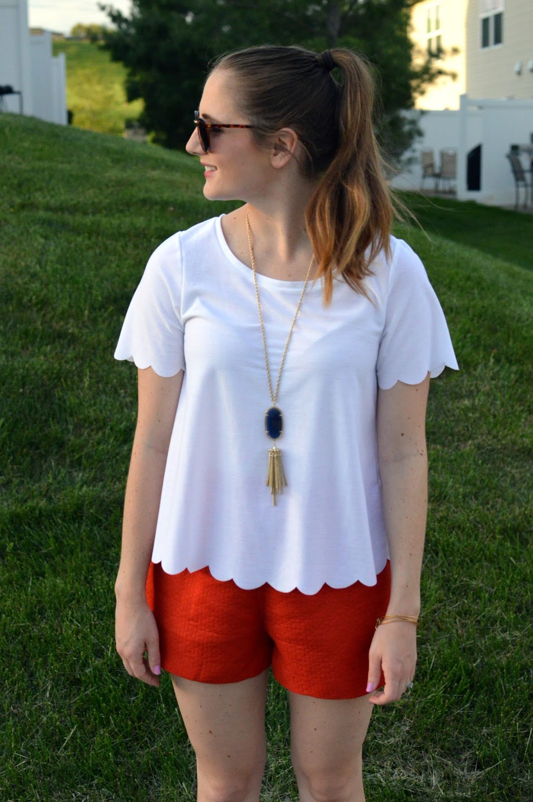 Orange High Waisted Shorts| how to style high waisted shorts | white scalloped top | navy and orange outfit ideas | a memory of us |spring outfits | summer outfits | what to wear this summer