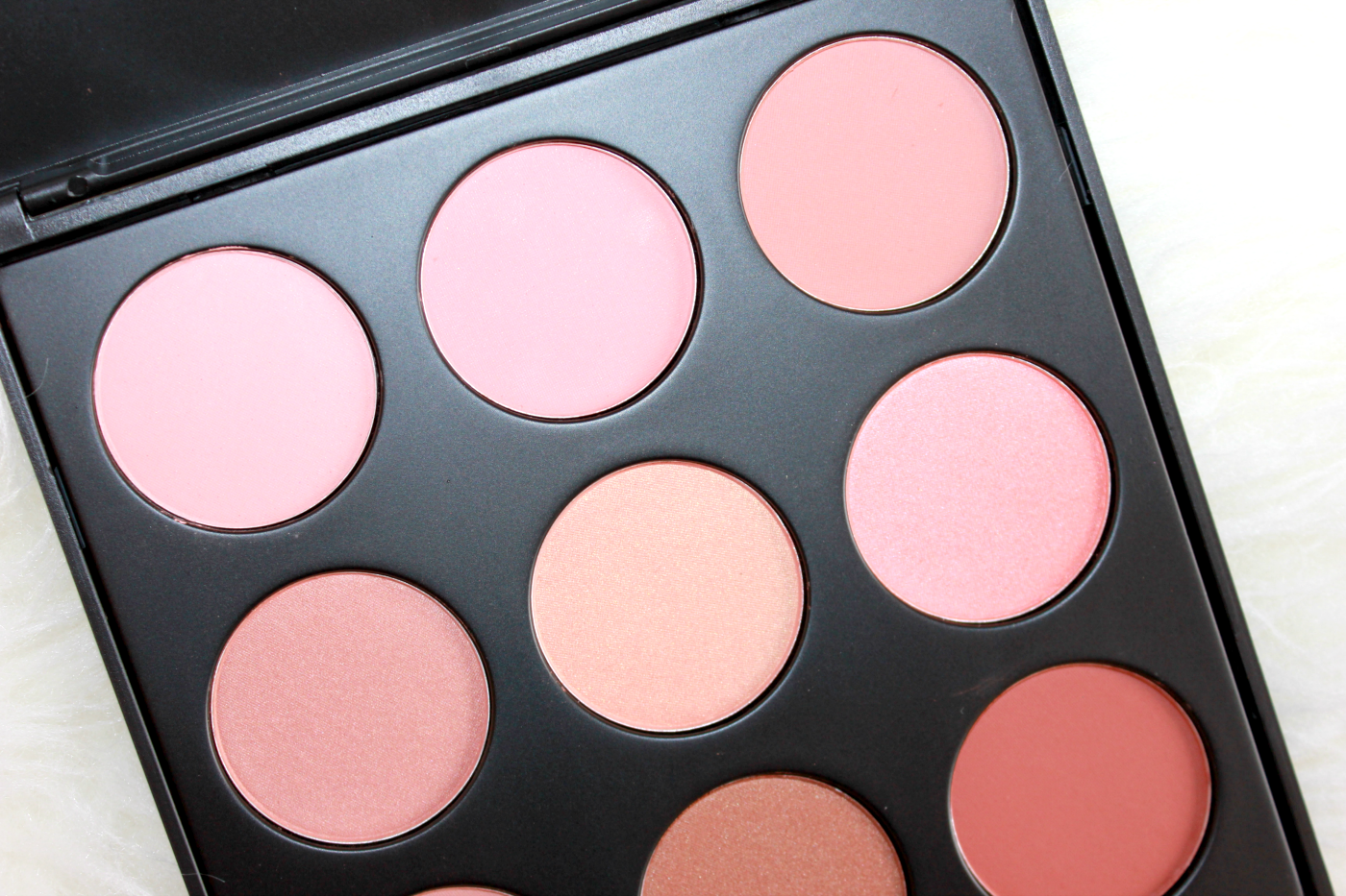 Morphe 9N The Naturally Blushed Blush Palette Eline Blaise