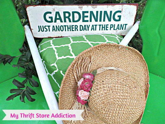 Time in the garden can be therapeutic especially with a fabulous vintage lawn chair makeover: mythriftstoreaddiction.blogspot.com Vintage lawn chairs
