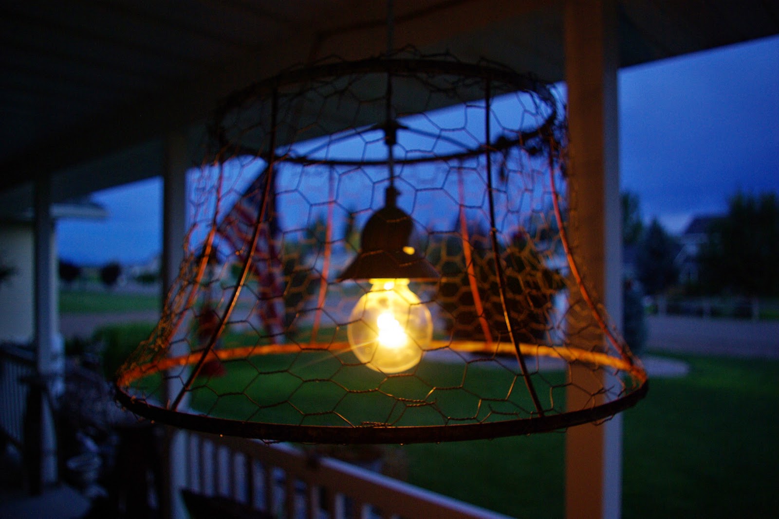 Reclaimed Rustics: Chicken Wire Light Fixture