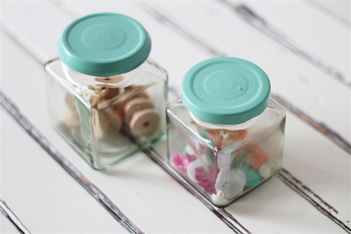emuse Spraypainted jar lids