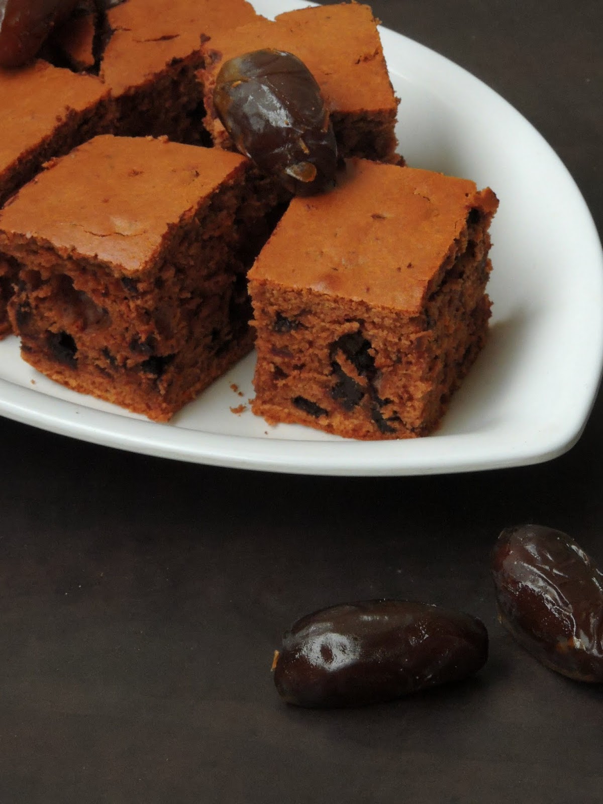 Priya's Versatile Recipes Date & Chocolate Chunks Tray Cake