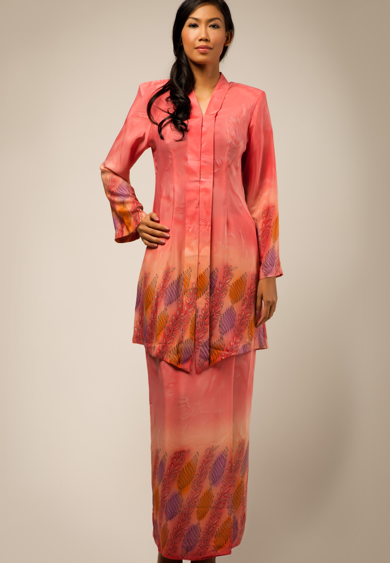 Elegance Traditional Beauty [Malay Traditional Clothes]