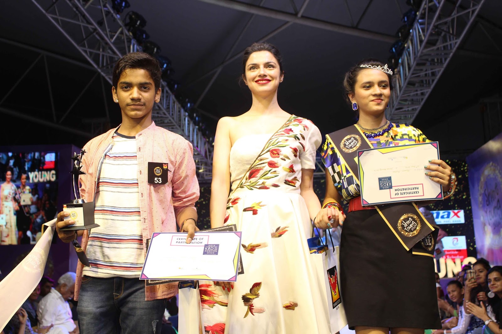 Divya Khosla kumar smile, wife of t series owner, Bhushan kumar wife photos