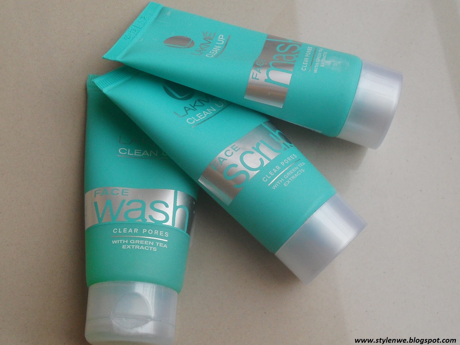 Lakme Clean up Range Clear Pores with green Tea Extracts Wash, Scrub