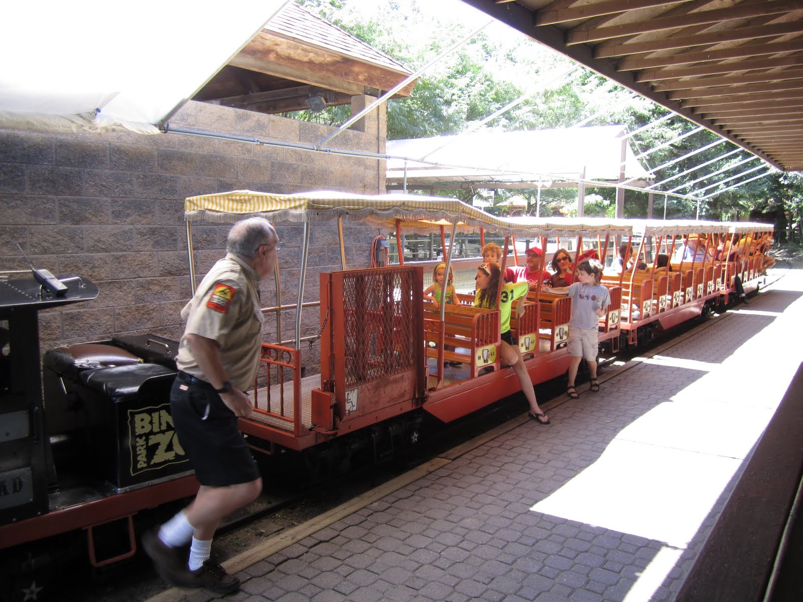 It's Fun 4 Me! Binder Park Zoo Battle Creek, Michigan