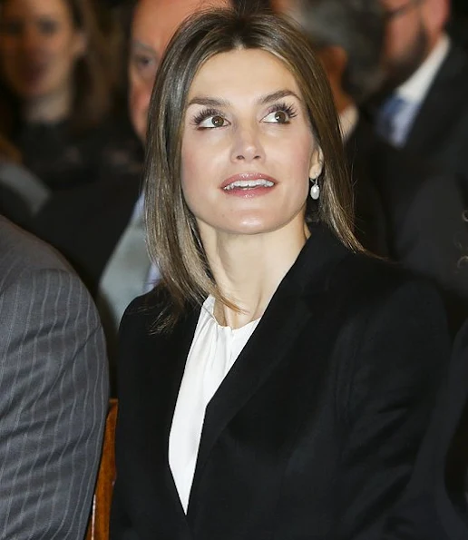 Queen Letizia wore HUGO BOSS Jesila Blazer, HUGO BOSS Vapina Skirt, MAGRIT Pumps