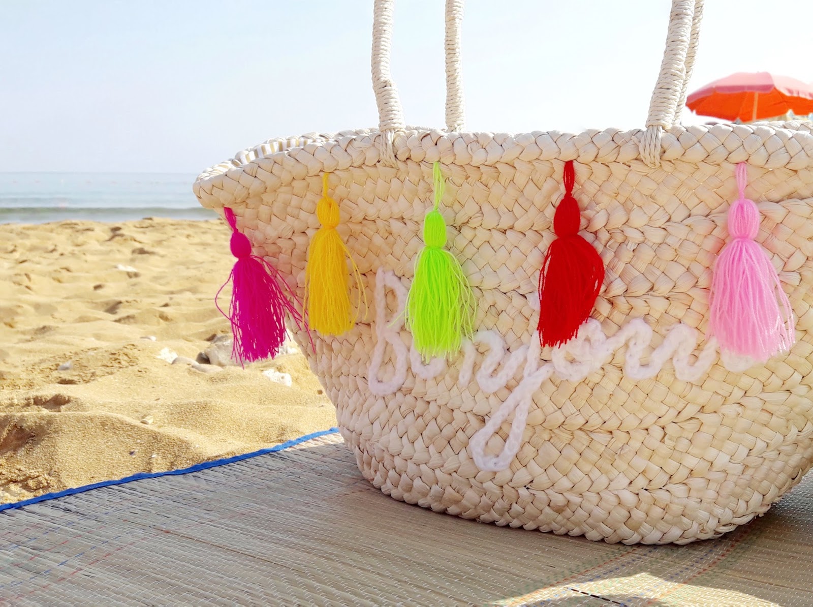 straw beach bag, rosegal straw bag, beach bag essentials 