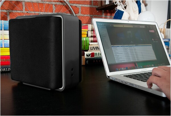 minimal HQ speaker design