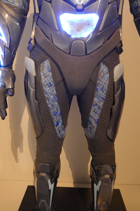 Black Lightning costume legs detail