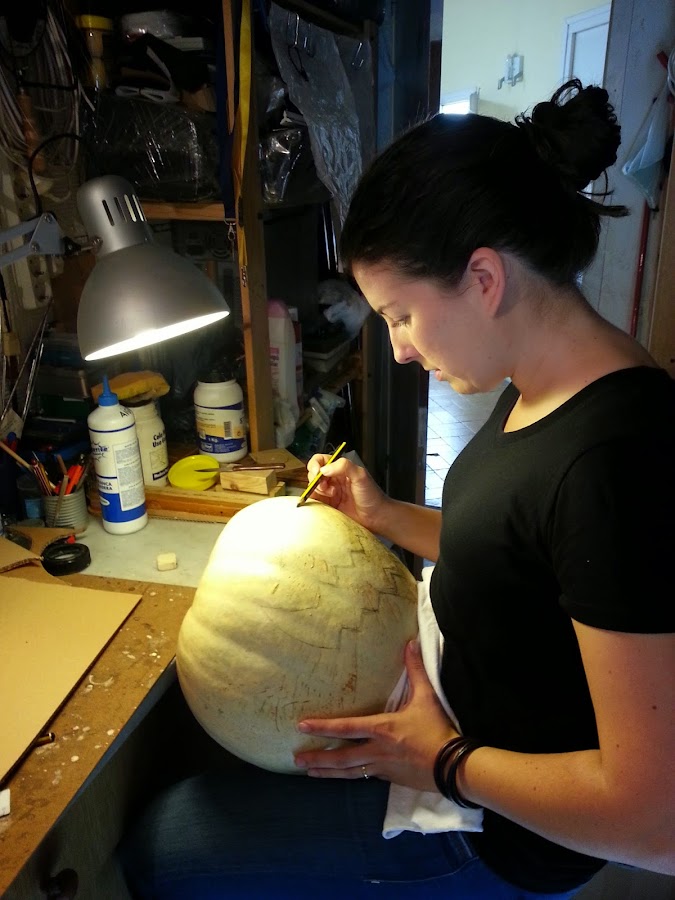 Dibujar la cara de la calabaza de Halloween. Taller Evdae. Escaparatismo. Pumpkin