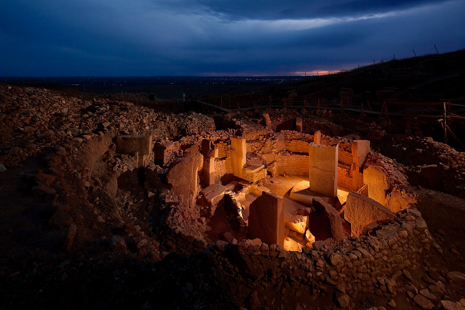 Meridianos Una nueva historia de la humanidad, año 12.017 de la era humana Meridianos Una nueva historia de la humanidad, año 12.017 de la era humana