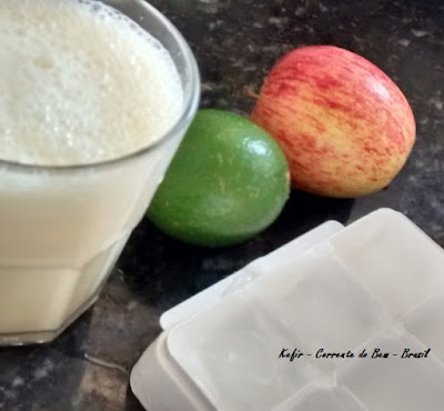 SUCO DE LIMÃO E MAÇÃ COM KEFIR DE ÁGUA SUCO DE LIMÃO E MAÇÃ COM KEFIR DE ÁGUA