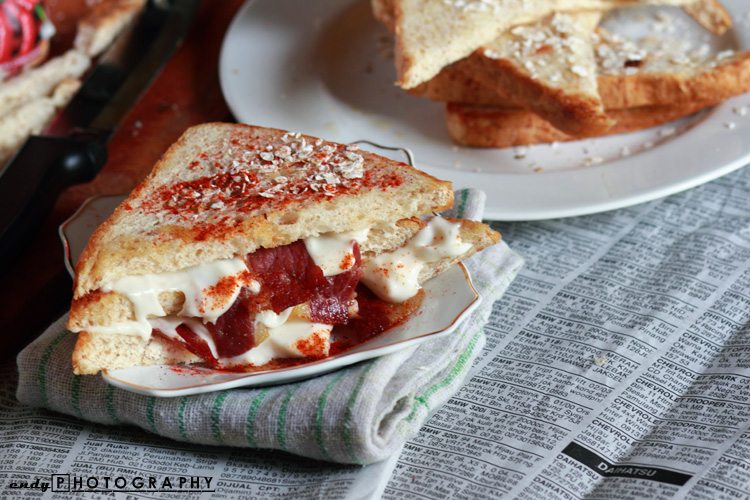 Smokey Meat & Oyster Mushroom Sandwich endyDaniel