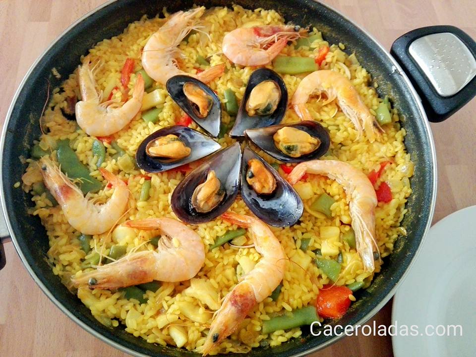 Paella de marisco Caceroladas