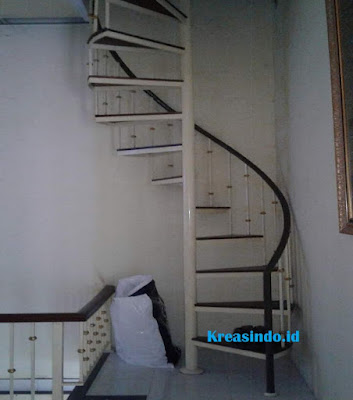 Harga Tangga Besi Trap Kayu, Trap Besi Full, Tangga Putar Besi dan Tangga Monnyet Harga Tangga Besi Trap Kayu, Trap Besi Full, Tangga Putar Besi dan Tangga Monnyet