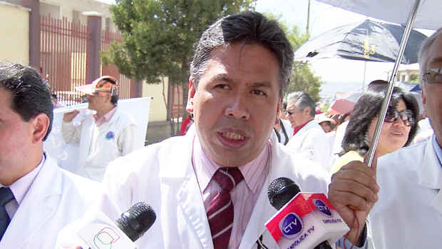 Luis Larrea, presidente del Colegio Médico de La Paz