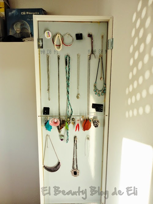 Espejo Stave de Ikea: un espejo-joyero muy funcional - El beauty blog