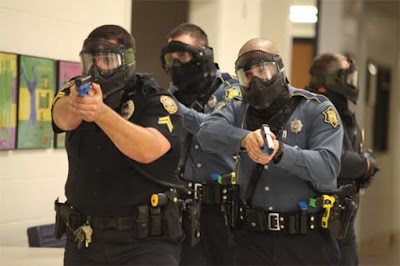 florida-police-terrify-students-with-active-shooter-drill-jewett-elementary-school.jpg