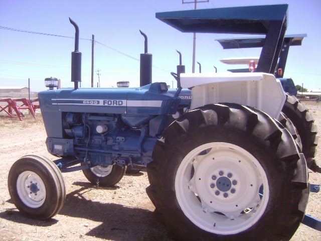 MAQUINARIA AGRICOLA INDUSTRIAL: Tractor Ford 6600 $11,100 Dlls.
