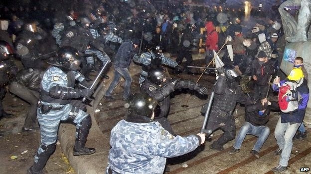 В годовщину избиения “Беркутом” студентов на Майдане активисты провели “Ночь Памяти”