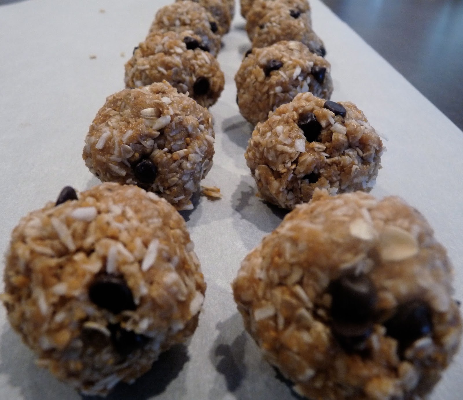 Healthy Snacks Oatmeal, Coconut & Graham Cracker Snack Bites