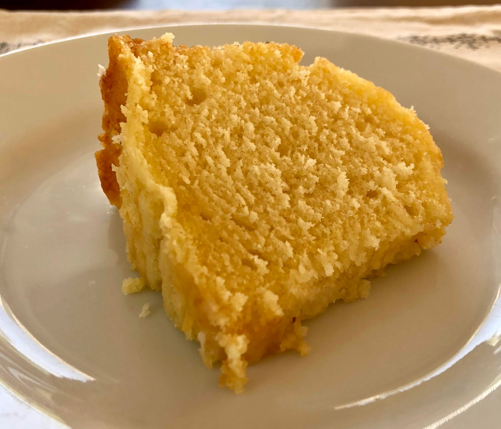 views-by-A: Saftiger Joghurt-Zitronenkuchen