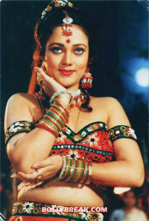 599px x 884px - Mandakini Hot Photos From The Old Times - 7 Pics