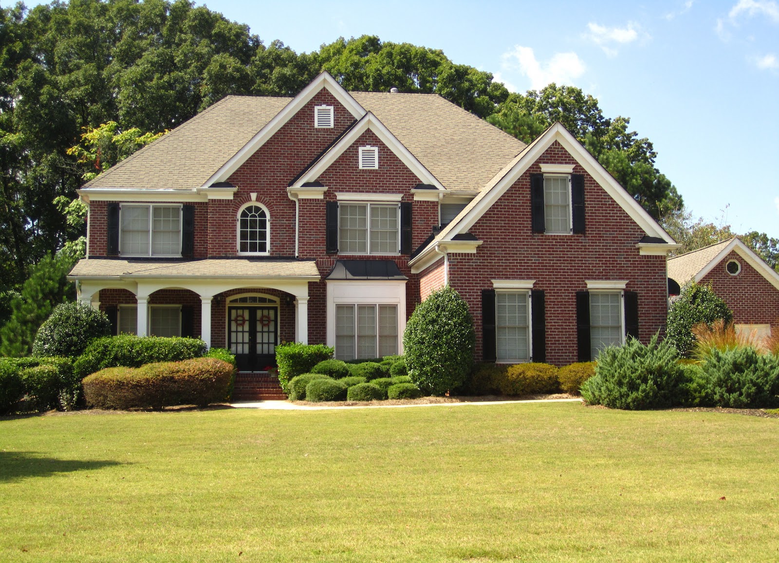 White Columns Colonnade Enclave Of Homes