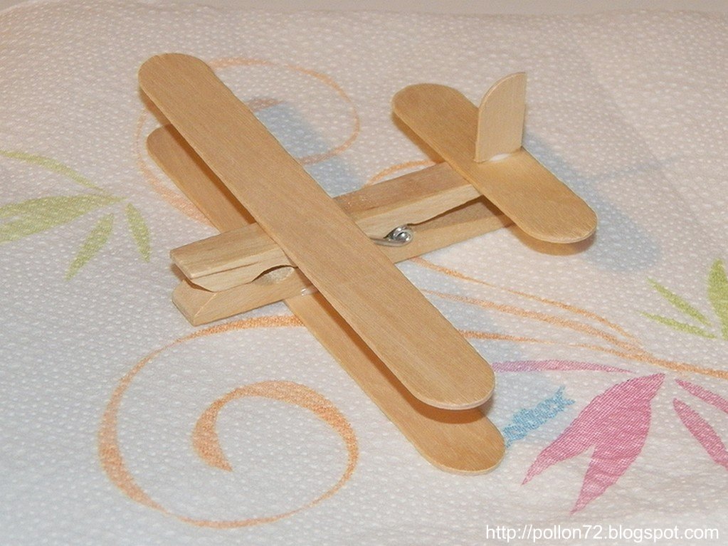 Mamma claudia e le avventure del topastro aeroplanino con for Bastoncini di legno lavoretti