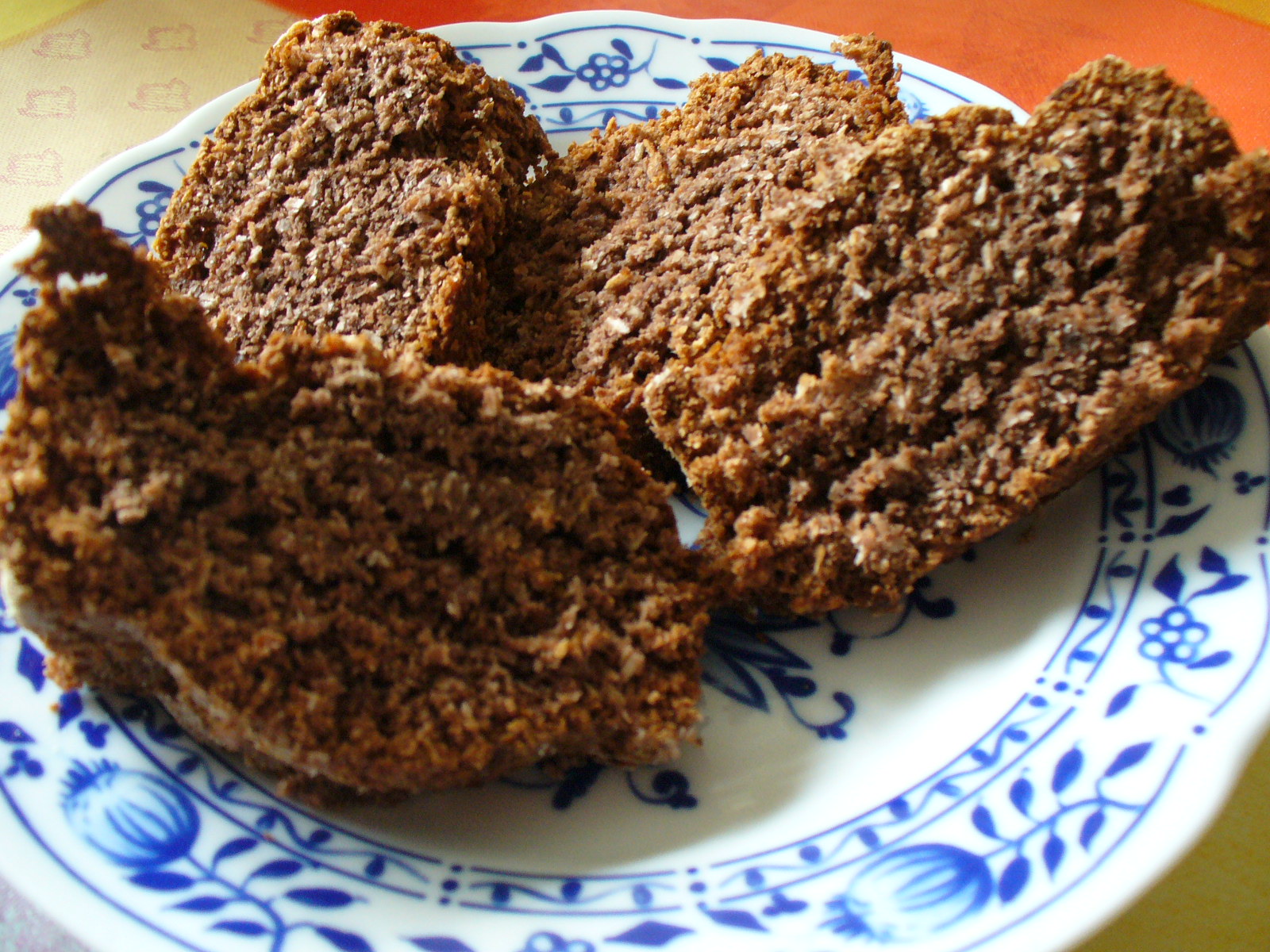 Eierkuchen mit frischem Obst
