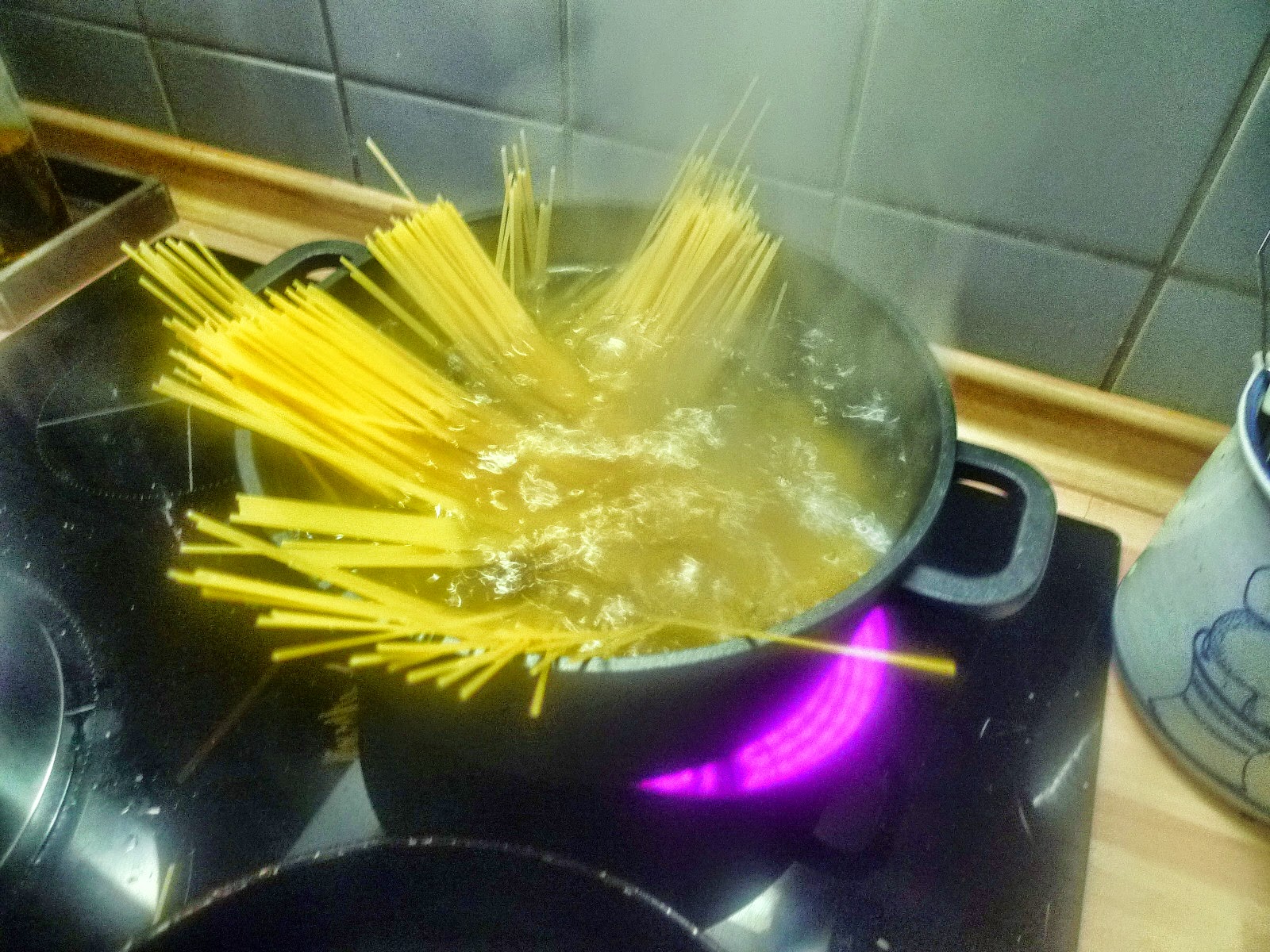 Schnippelboy: Spaghetti mit Muscheln und Basilikumpesto,Mairübchen ...